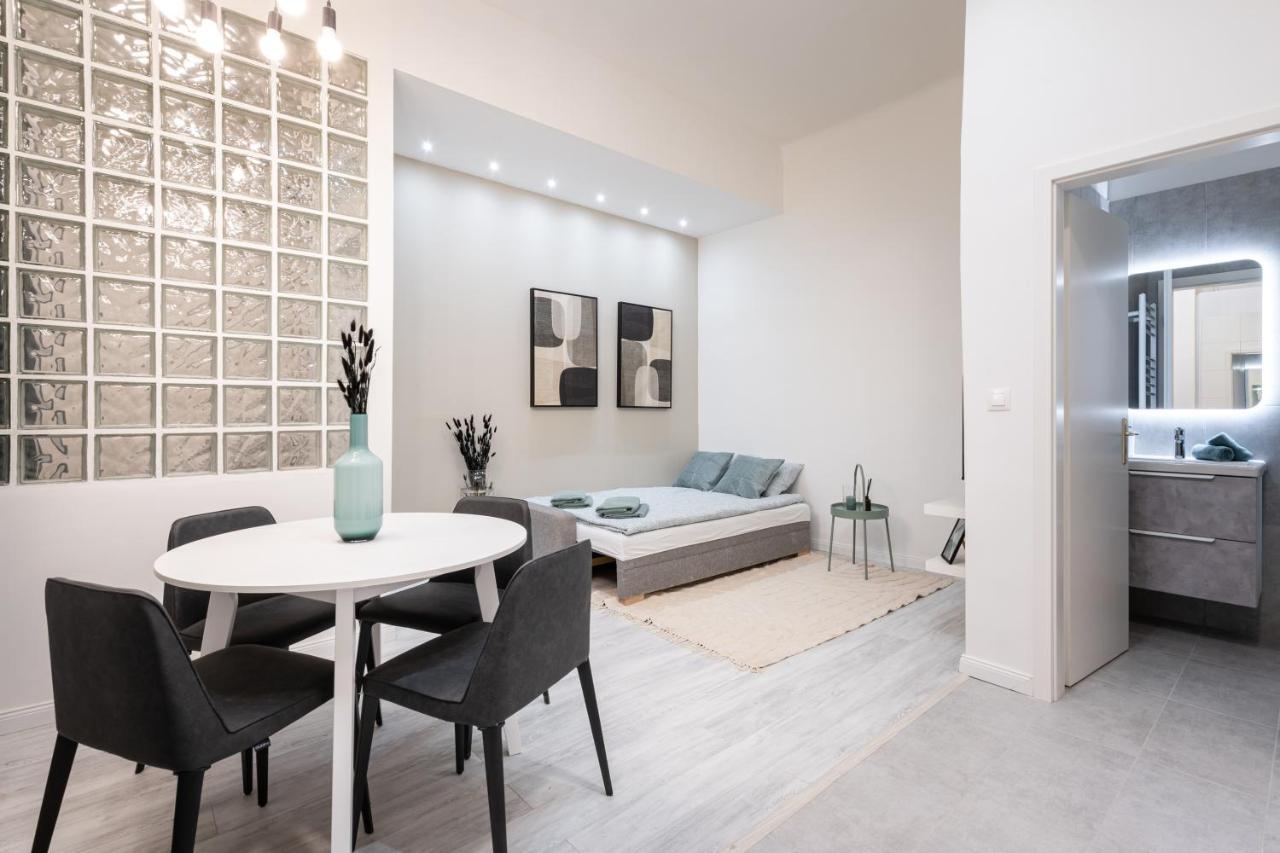 Apartamento Kl31 - Urban Escape - Prime Location - Klauzal Square By Bqa Budapest Habitación foto