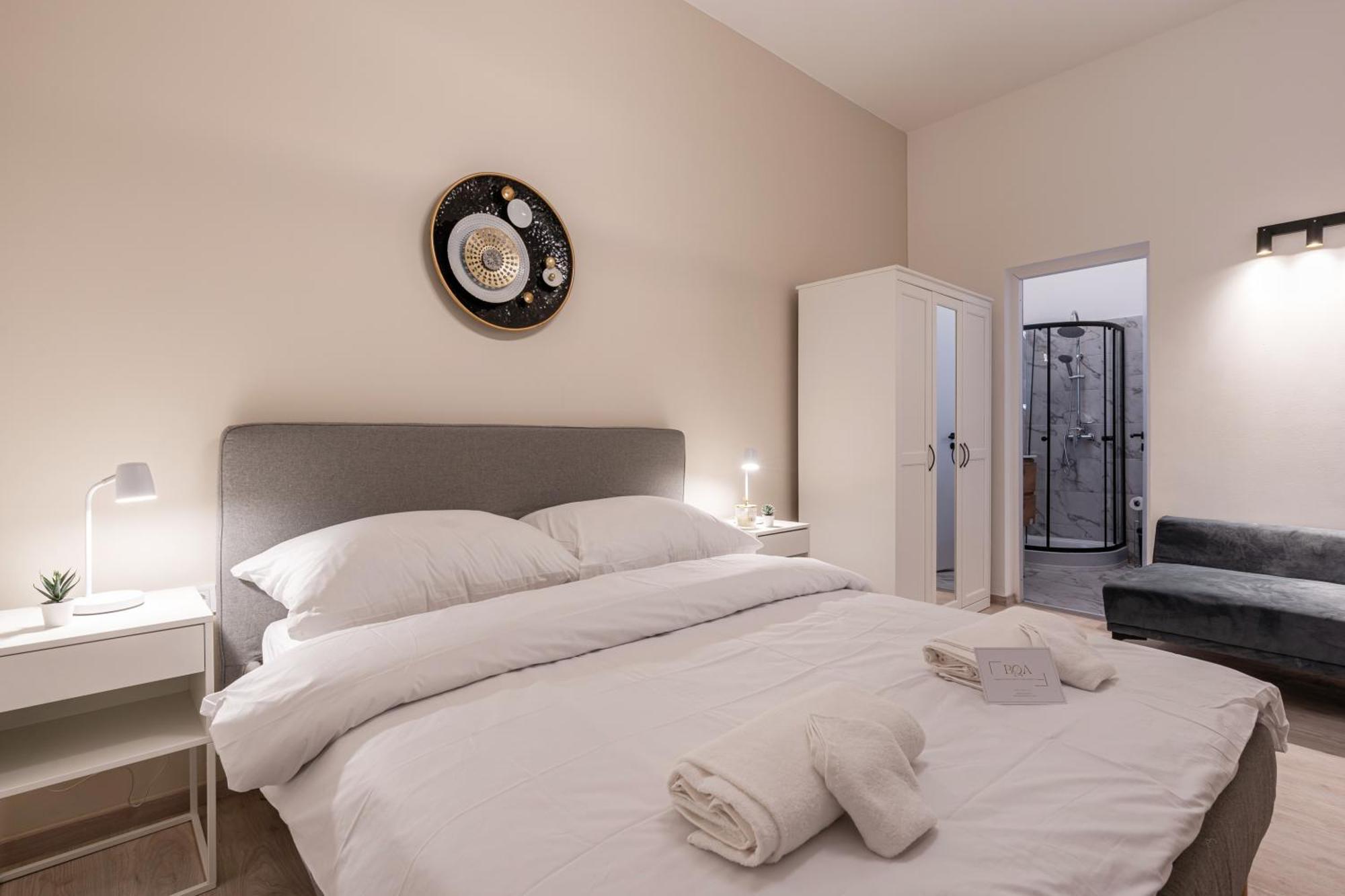 Apartamento Kl31 - Urban Escape - Prime Location - Klauzal Square By Bqa Budapest Exterior foto